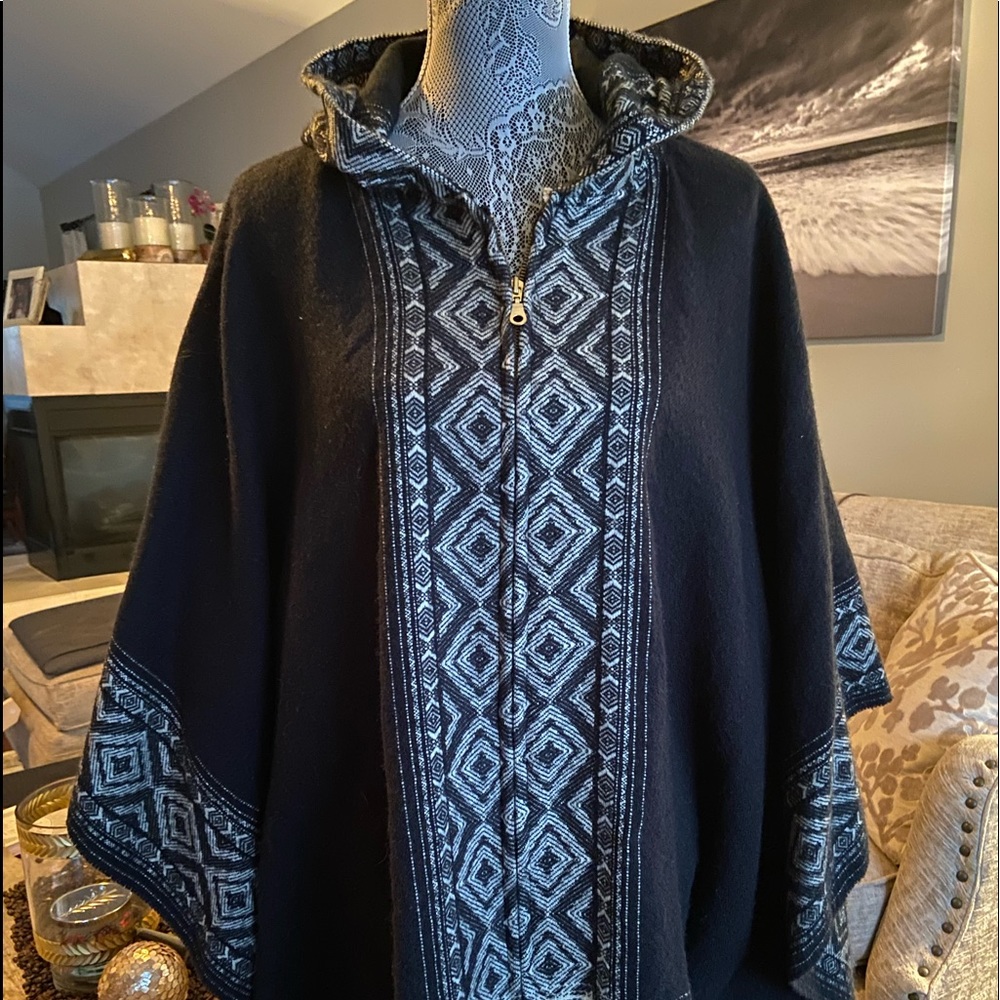 Steve Madden -zip up cape